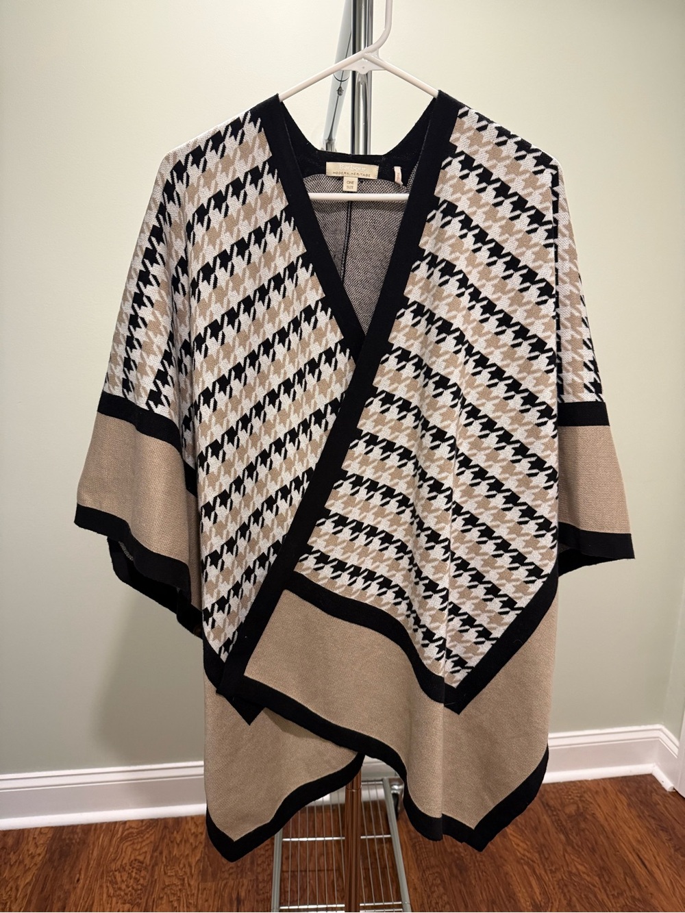 Barbour Malala Houndstooth Knit Cape Poncho Black Tan Cream One Size